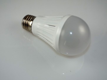  A19 7Watt LED Bulb